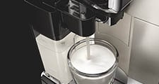 Agregar leche crea el café perfecto