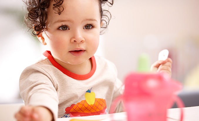 Alimento para bebés y niños: una dieta balanceada