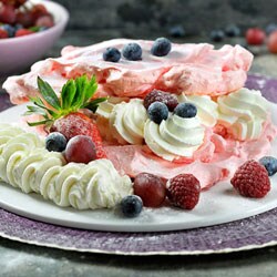 Red berry Pavlova