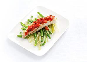 Spicy fish with green beans and fennel