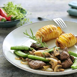 Teriyaki steak with hasselback potatoes